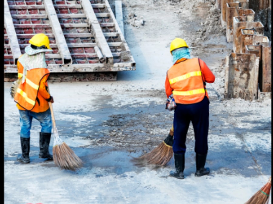 Equipe em área de obra